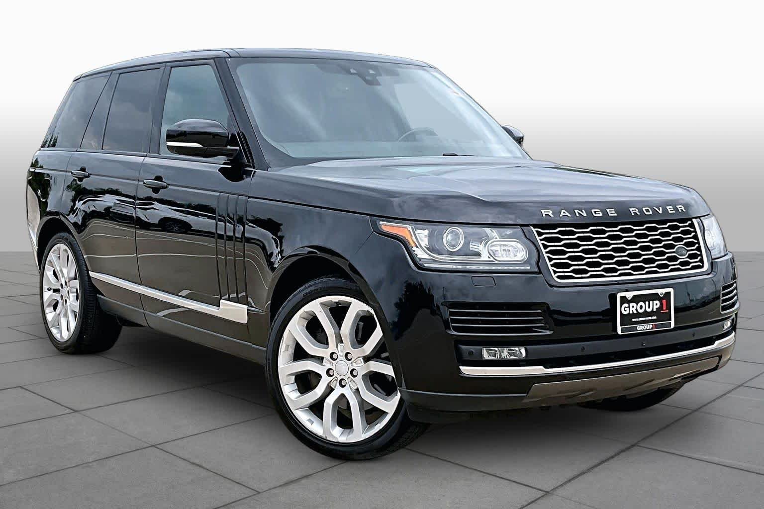 Used 2017 Santorini Black Land Rover HSE image 3
