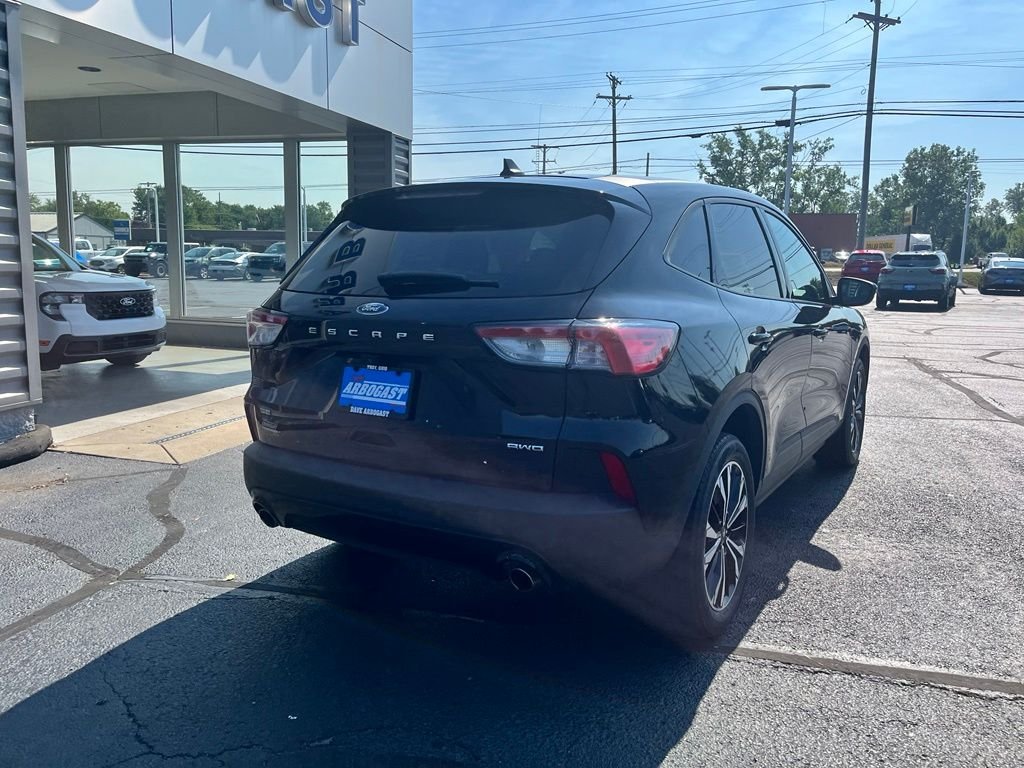 Used 2022 Agate Black Metallic Ford SE image 4