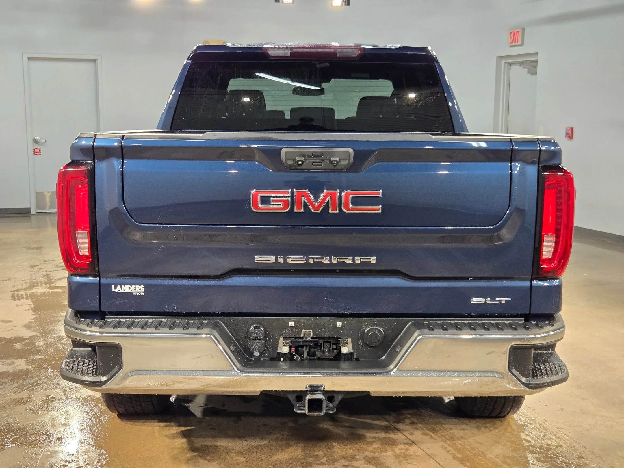 Used 2022 Pacific Blue Metallic GMC SLT image 6