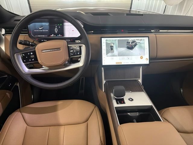New 2026 Eiger Grey Land Rover SE image 16