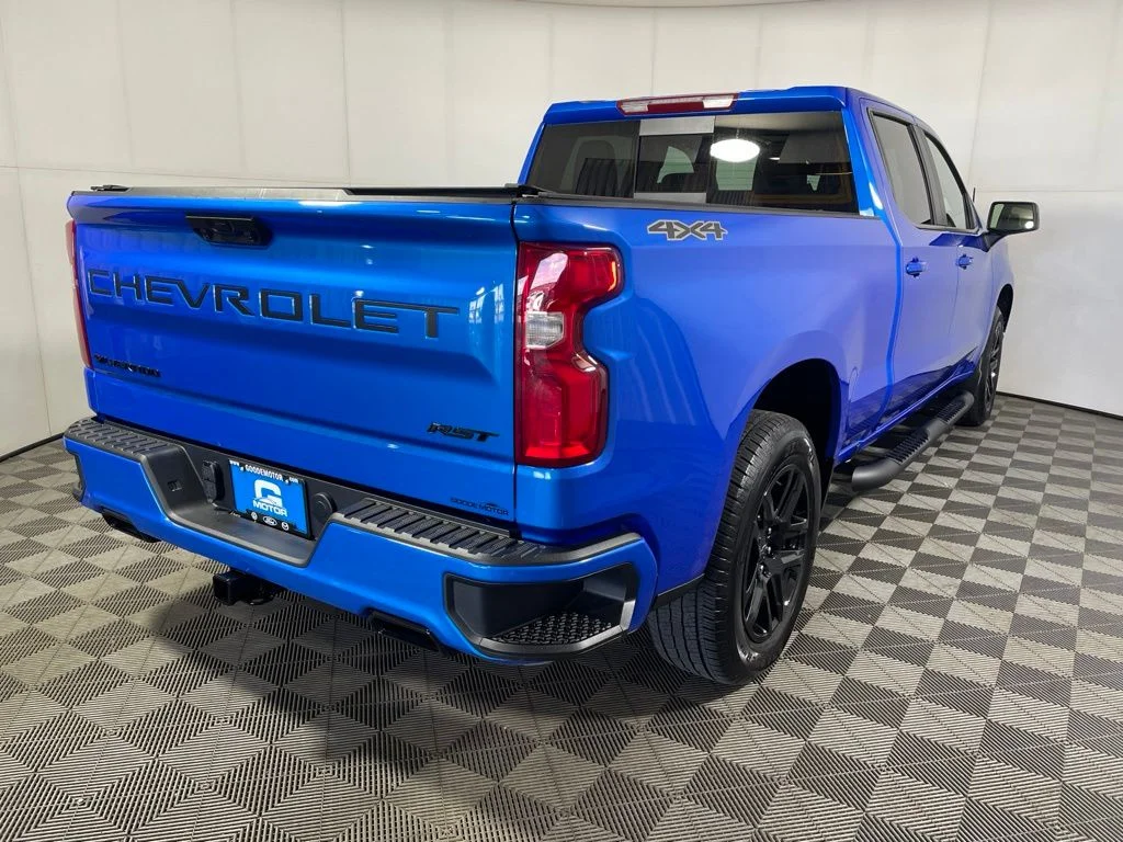 Used 2025 Blue Chevrolet RST image 8