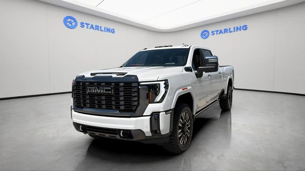 Used 2024 White Frost Tricoat GMC Denali Ultimate image 16