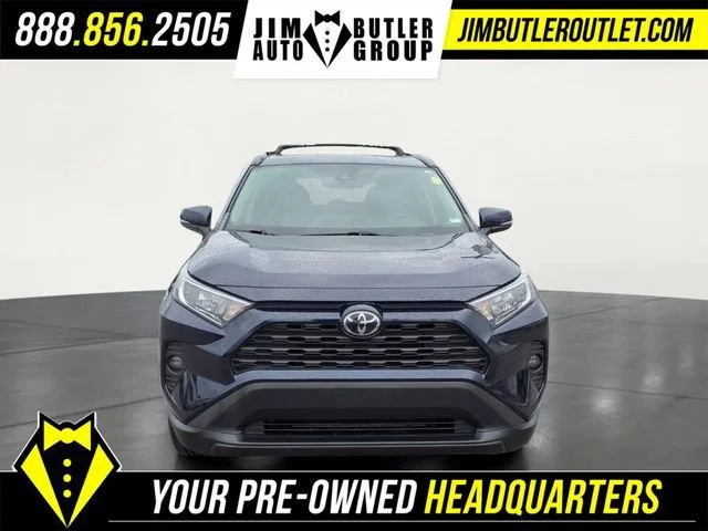 Used 2021  Toyota XLE Premium image 29