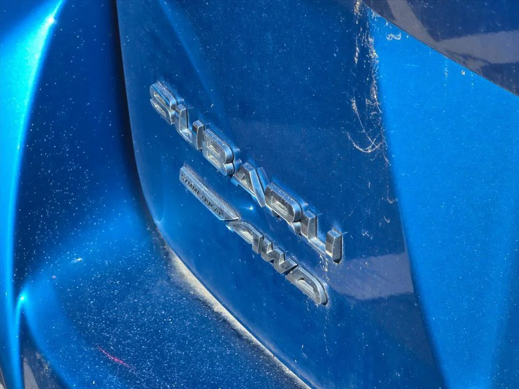 Used 2022 Blue Subaru Base image 13