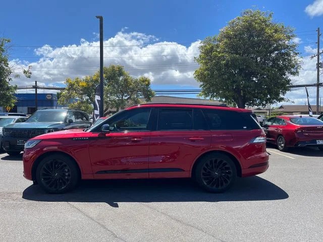 Used 2025 Red Lincoln Reserve image 2
