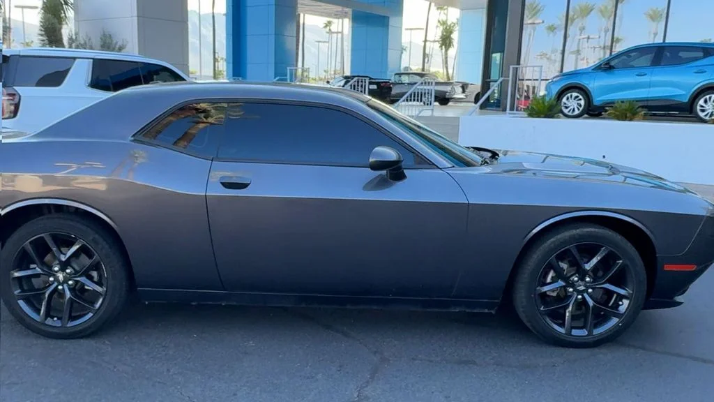 Used 2023 Gray Dodge SXT image 2