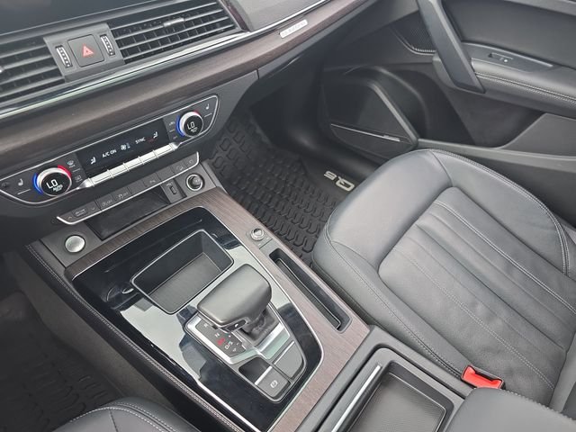 Used 2022 White Audi 40 Premium Plus image 27