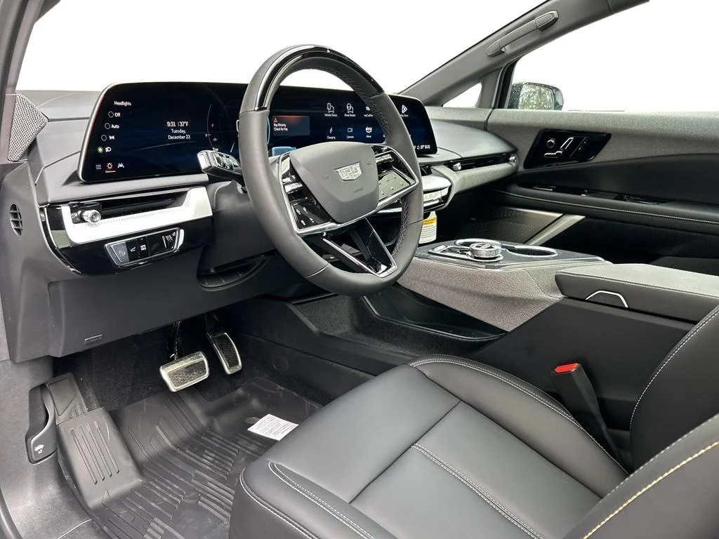 2025 Cadillac OPTIQ Sport 1 - Photo 6