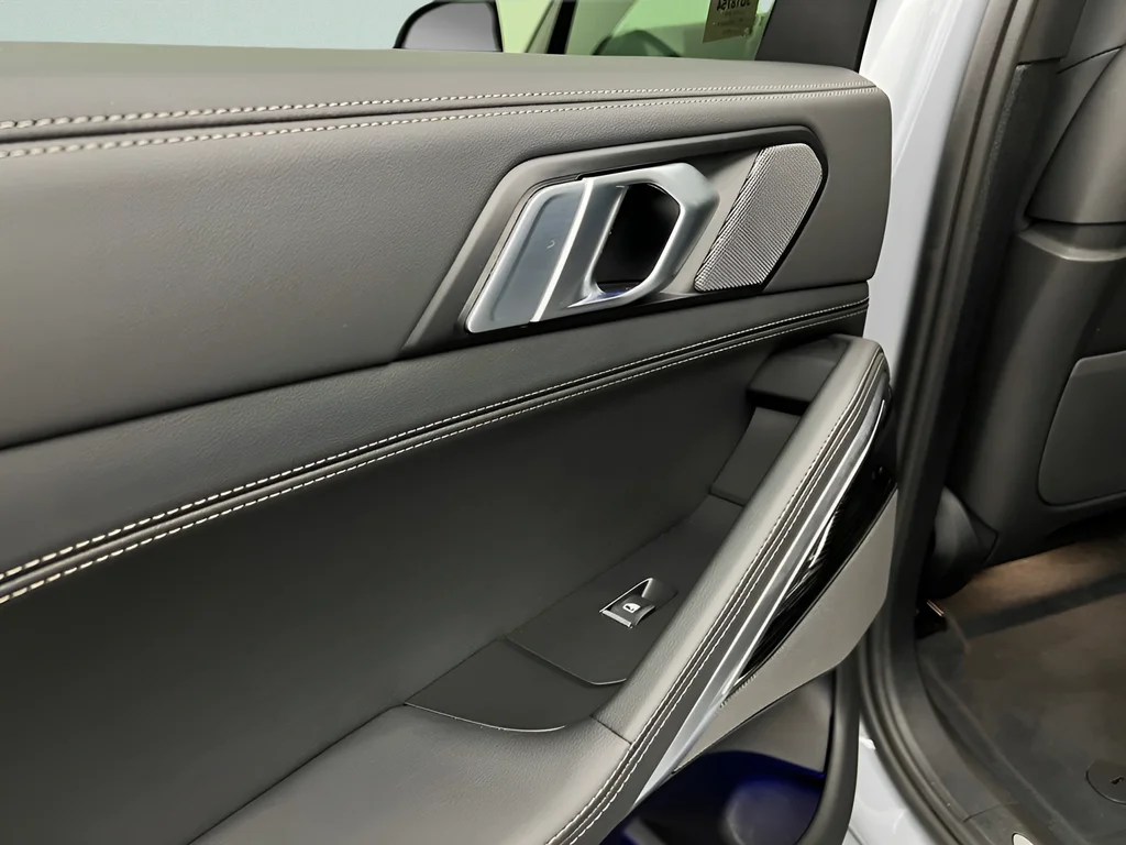 Used 2026 Gray Metallic BMW xDrive40i image 32