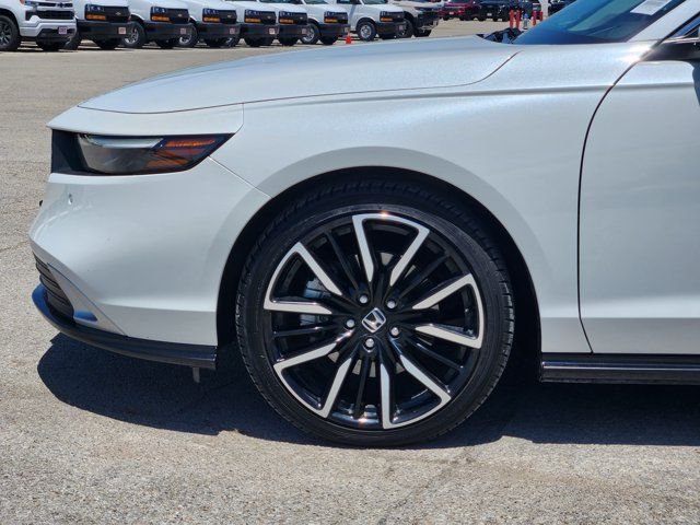 Used 2023 White Honda Touring image 9