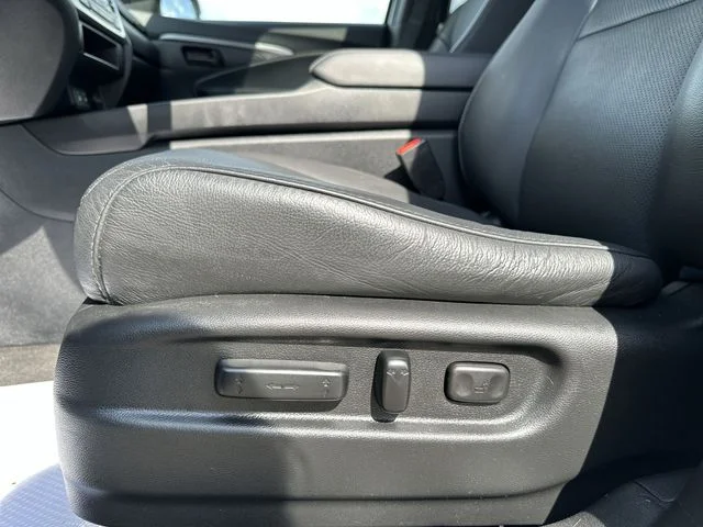 Certified Used 2024 White Honda EX-L image 16