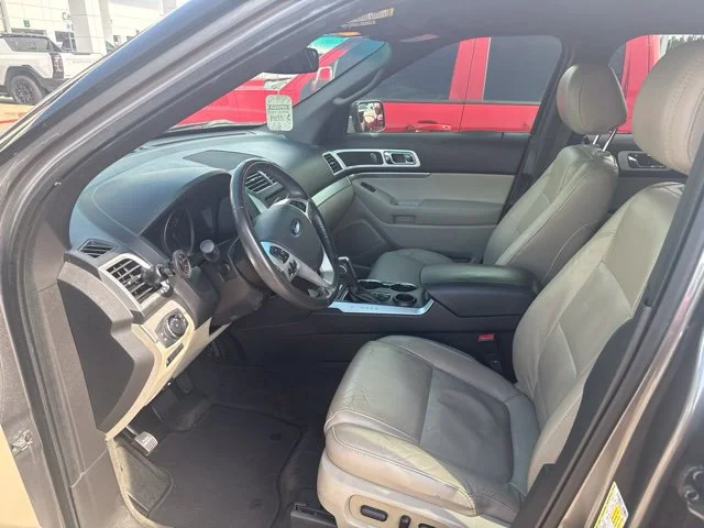 Used 2014 Black Ford XLT image 5