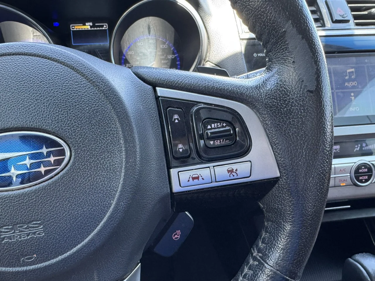 Used 2017 Crystal Black Silica Subaru Touring image 30