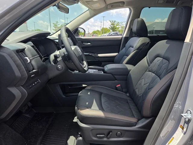 New 2026 Boulder Gray Pearl Nissan Platinum image 9