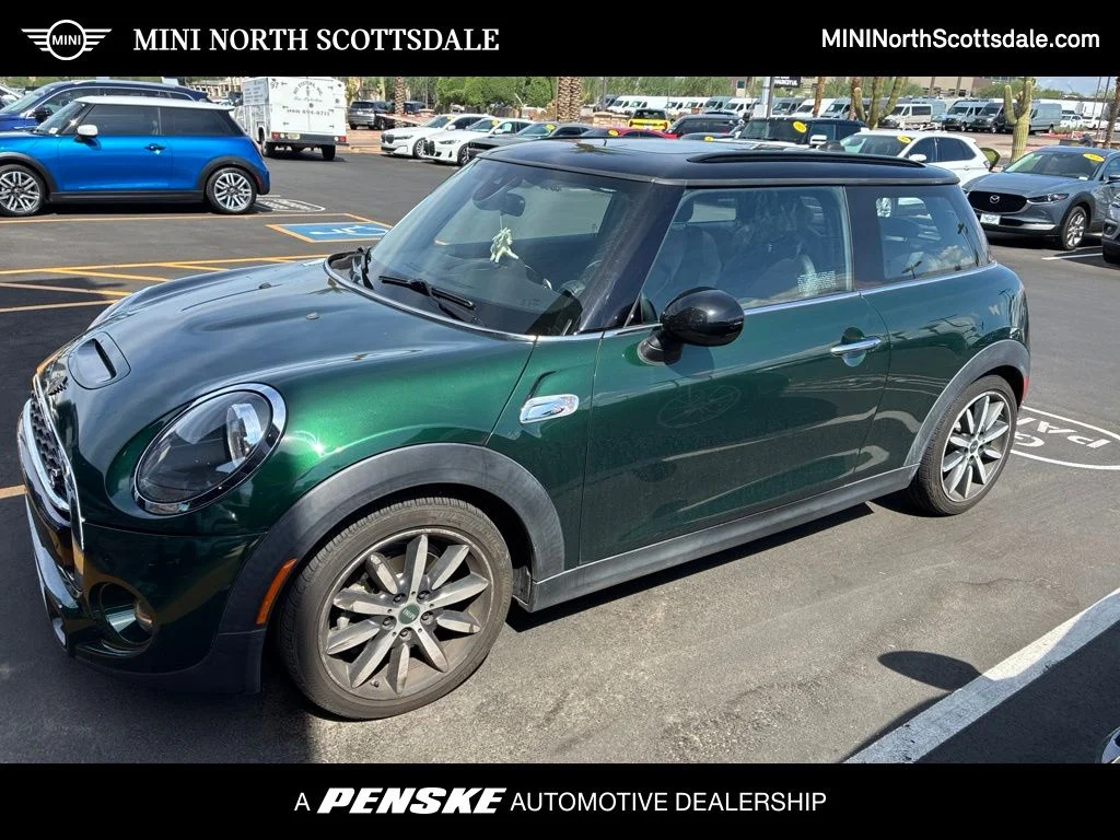Used 2019 Green MINI Signature image 1