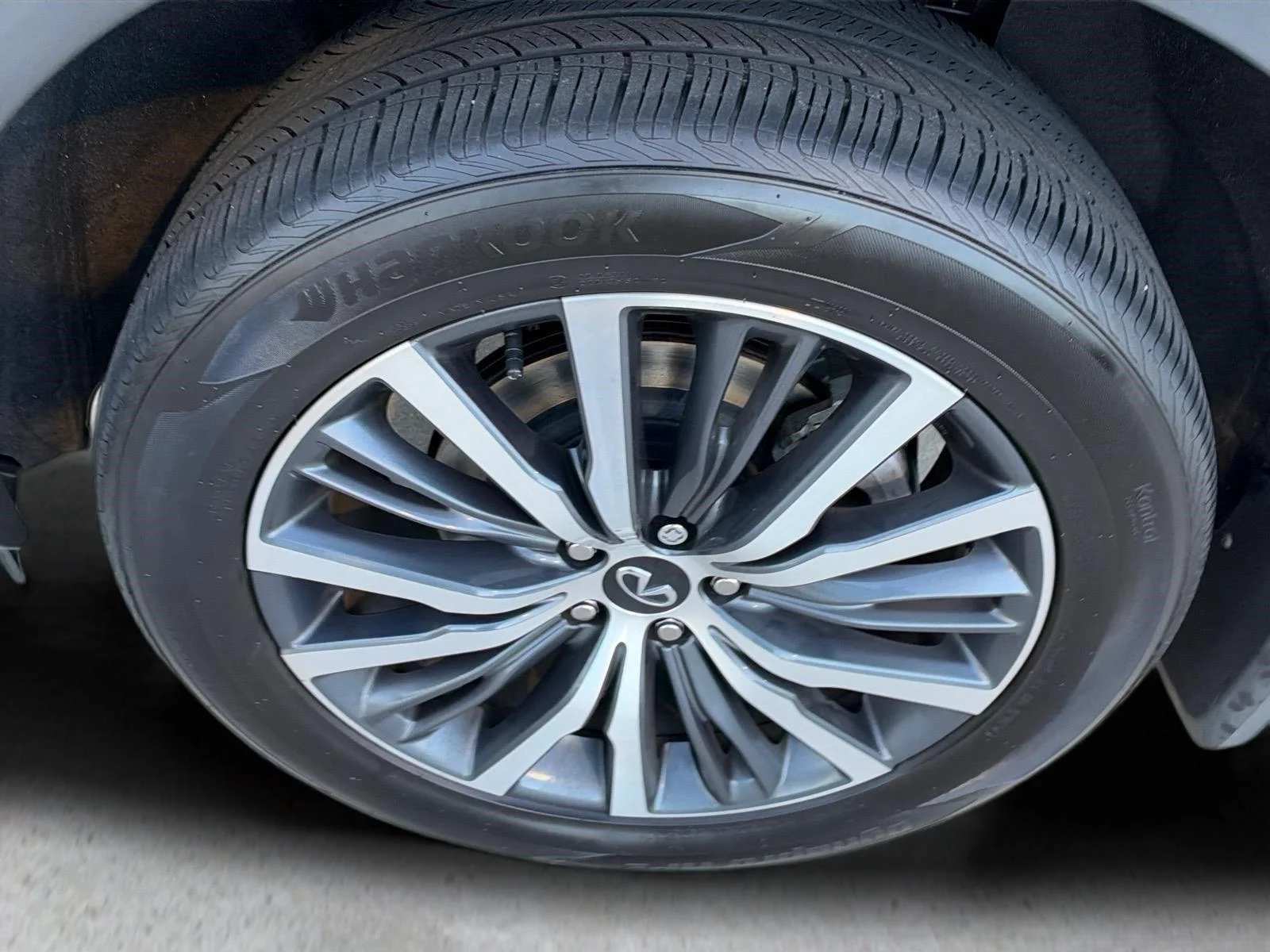 Used 2025 Graphite Shadow INFINITI SENSORY image 13