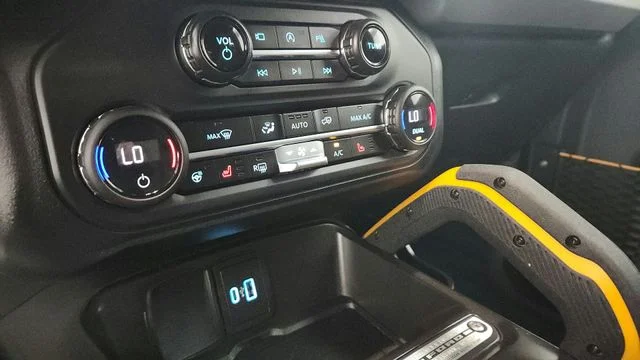 Used 2023 Gray Ford Badlands image 23