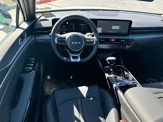 New 2026 Snow White Pearl Kia GT image 24