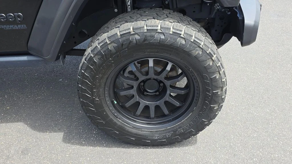Used 2022 Black Clearcoat Jeep Unlimited Willys image 9