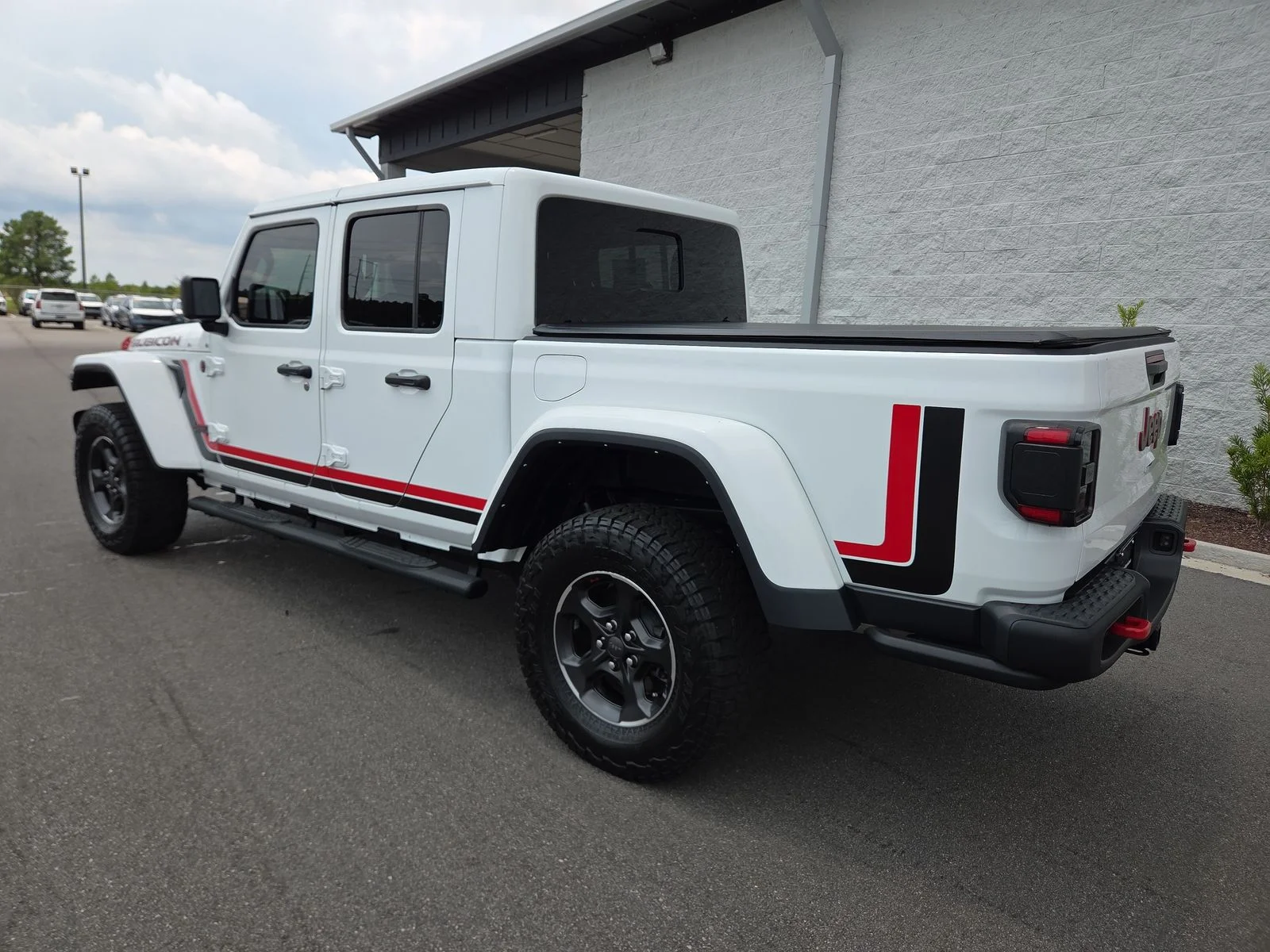 Used 2023 Bright White Clearcoat Jeep Rubicon image 3