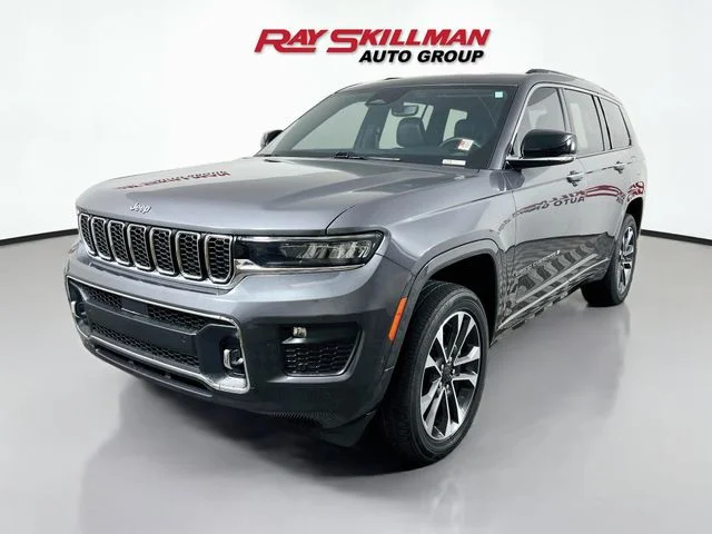 Used 2022 Gray Jeep Overland image 3
