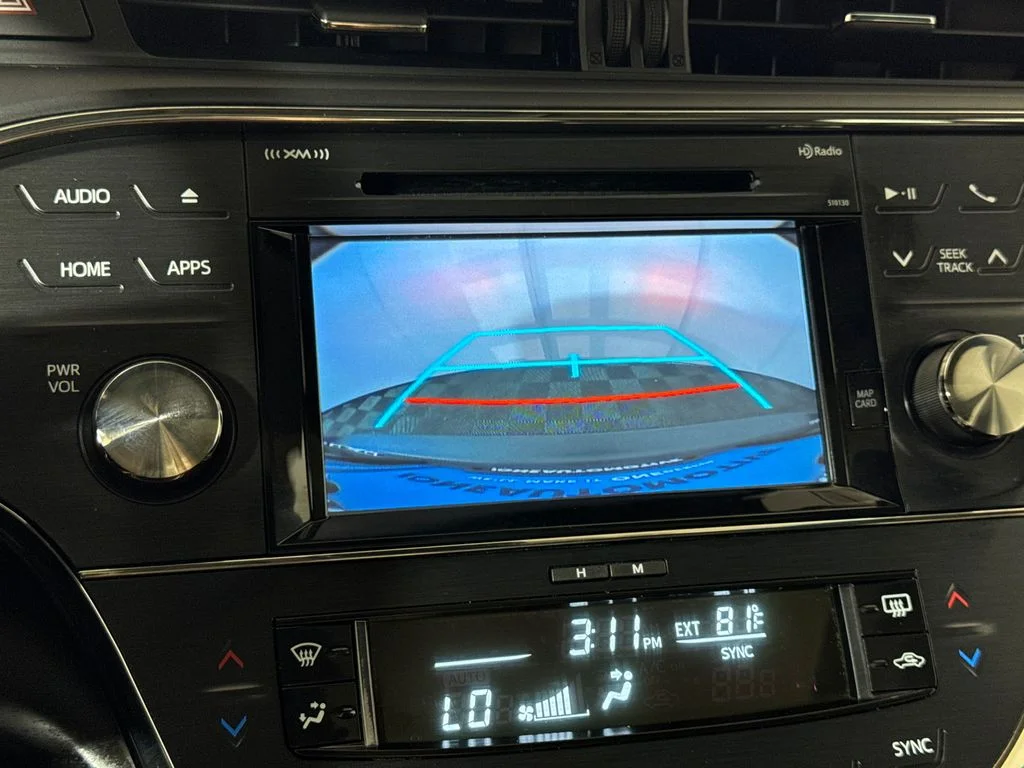 Used 2018 Gray Toyota XLE Premium image 22