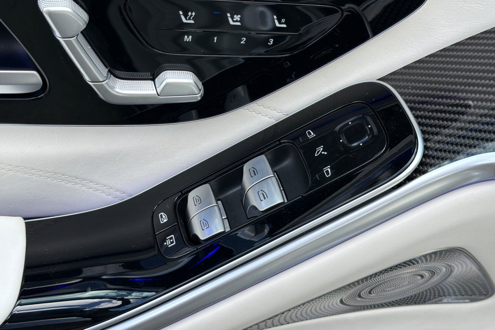 New 2026 MANUFAKTUR Exclusive Arabian Grey Non-Metallic Mercedes-Benz S 63 E AMG® image 25