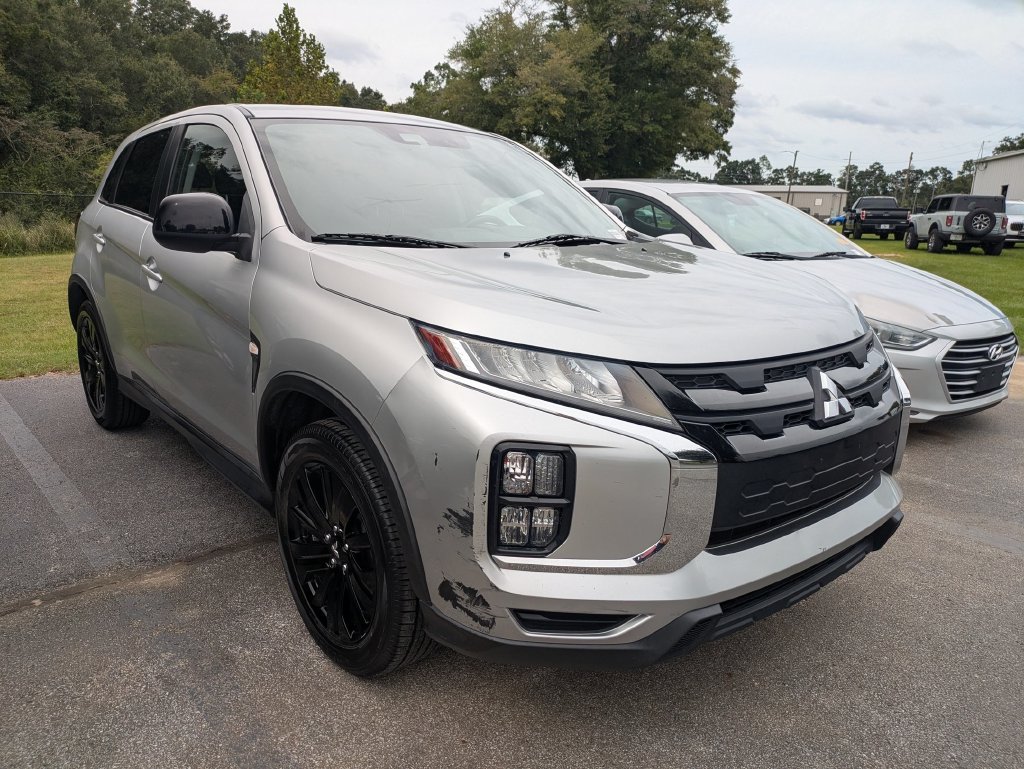 Used 2023 Silver Mitsubishi 2.0 ES image 3