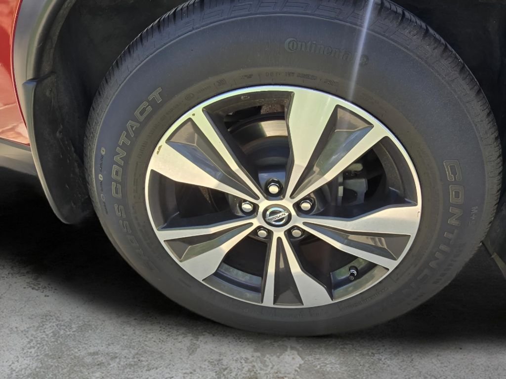 Used 2019 Cayenne Red Pearl Metallic Nissan S image 19