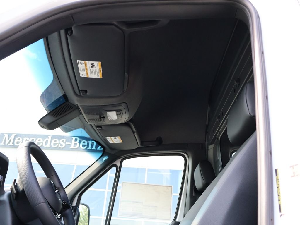 New 2026 Arctic White Mercedes-Benz Cargo 144 WB image 39
