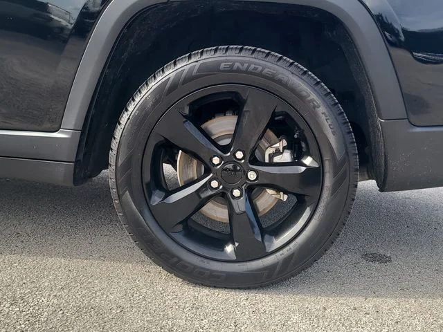 Used 2021 Black Jeep Altitude image 8