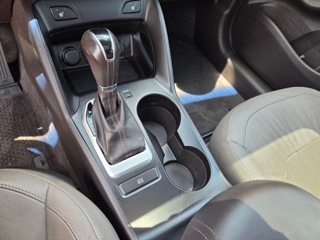 Used 2015 White Hyundai Limited image 27