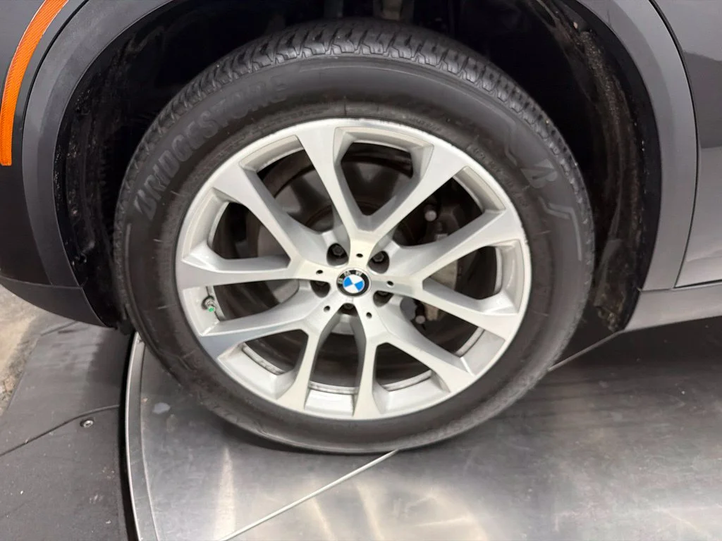 Used 2020 Gray BMW sDrive40i image 12