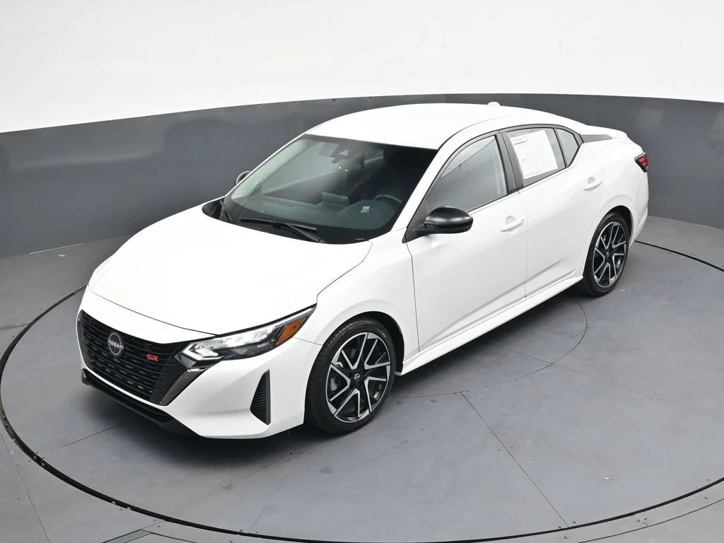 Used 2025 White Nissan SR image 38