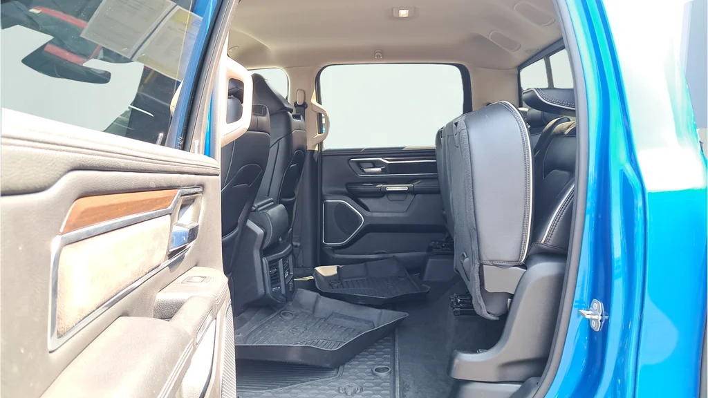 Used 2021 Blue Ram Laramie image 12