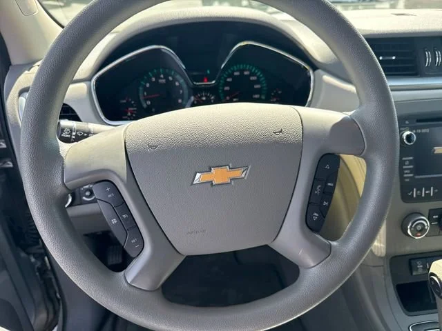 Used 2017 SILVER ICE METALLIC Chevrolet LS image 17