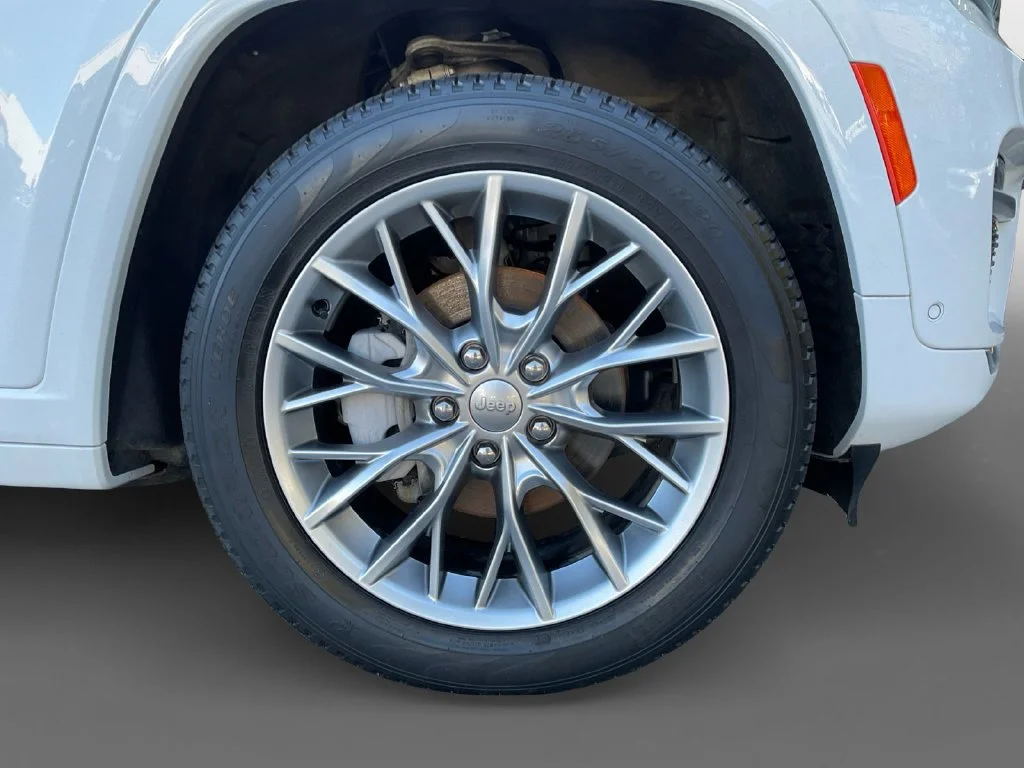 Used 2022 White Jeep Summit image 16