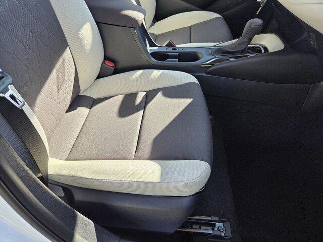 Used 2026 Wind Chill Pearl Toyota LE image 26