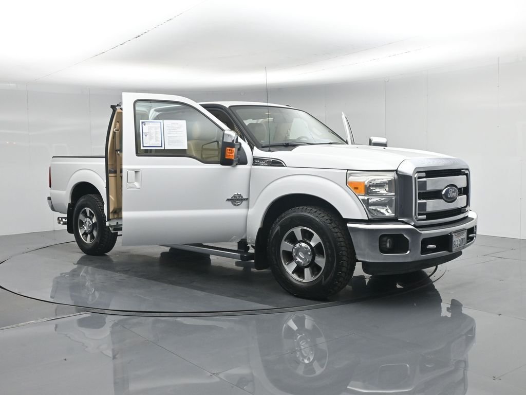 Used 2013 White Ford Lariat image 32