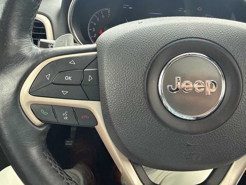 Used 2016 Bright White Clearcoat Jeep Limited image 28