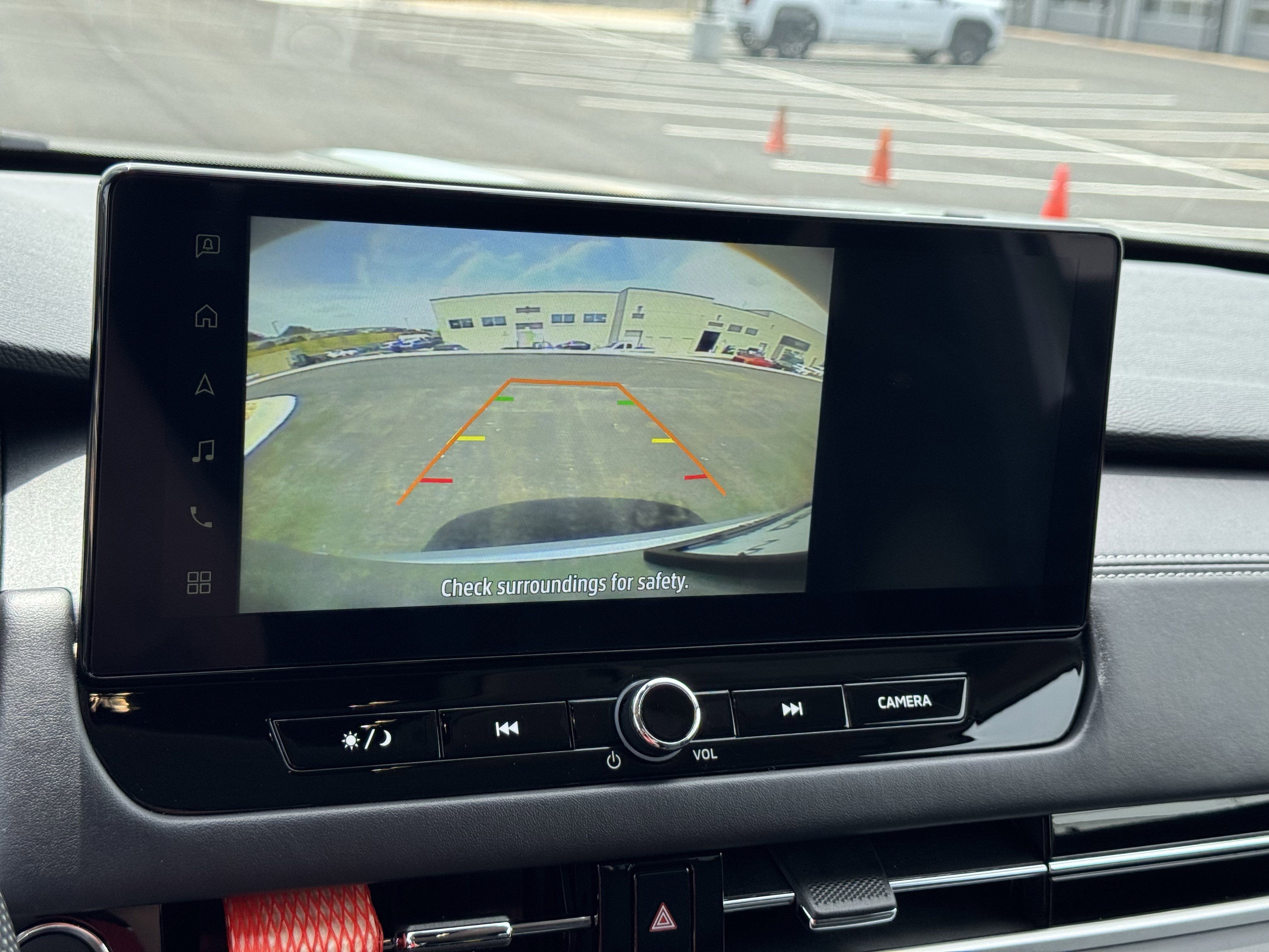 Used 2025  Mitsubishi ES image 32