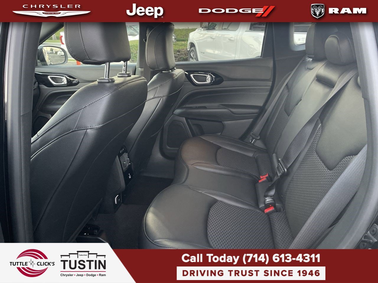 New 2026 Diamond Black Crystal Pearlcoat Jeep Latitude image 18