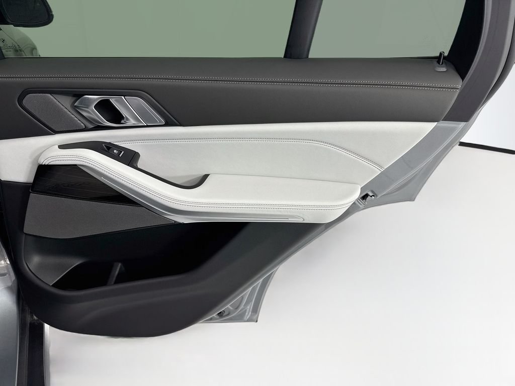 New 2026 Gray Metallic BMW xDrive40i image 26