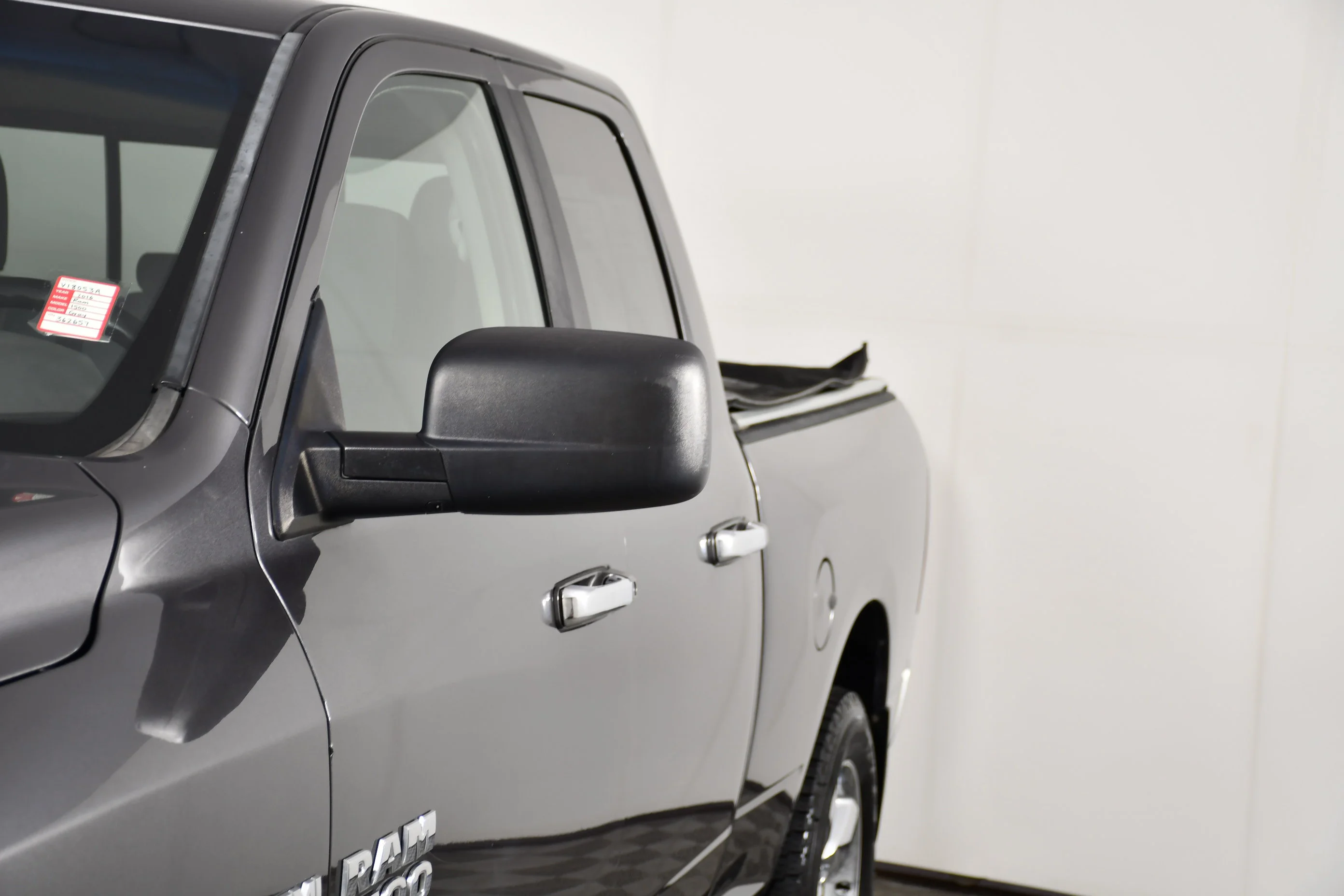 Used 2016 Granite Crystal Metallic Clearcoat Ram Big Horn image 13