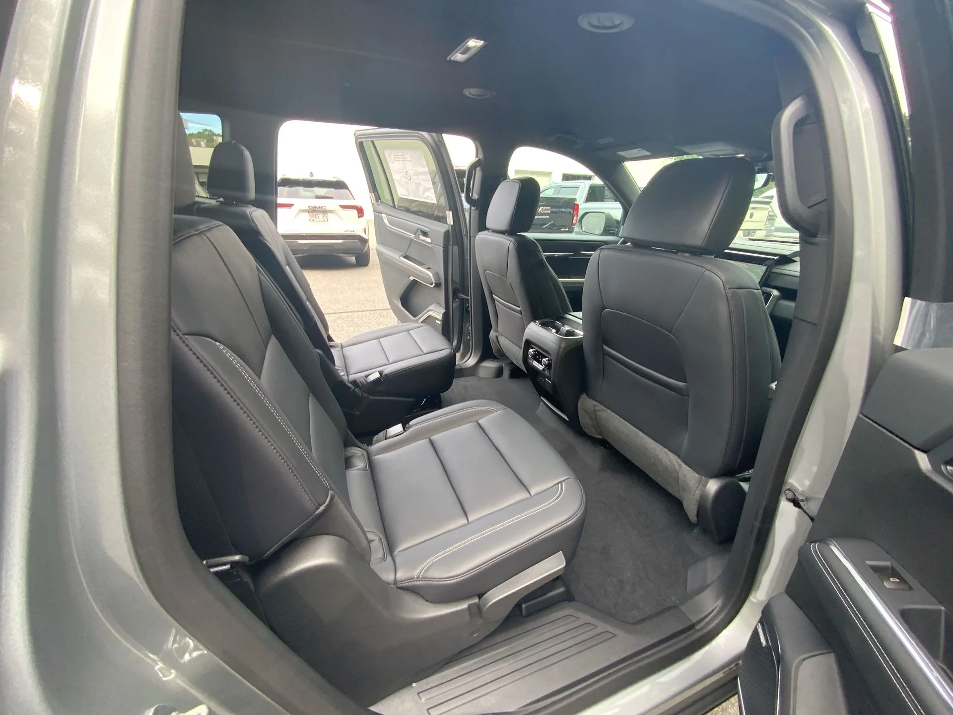 2027 GMC Acadia Elevation - Photo 34