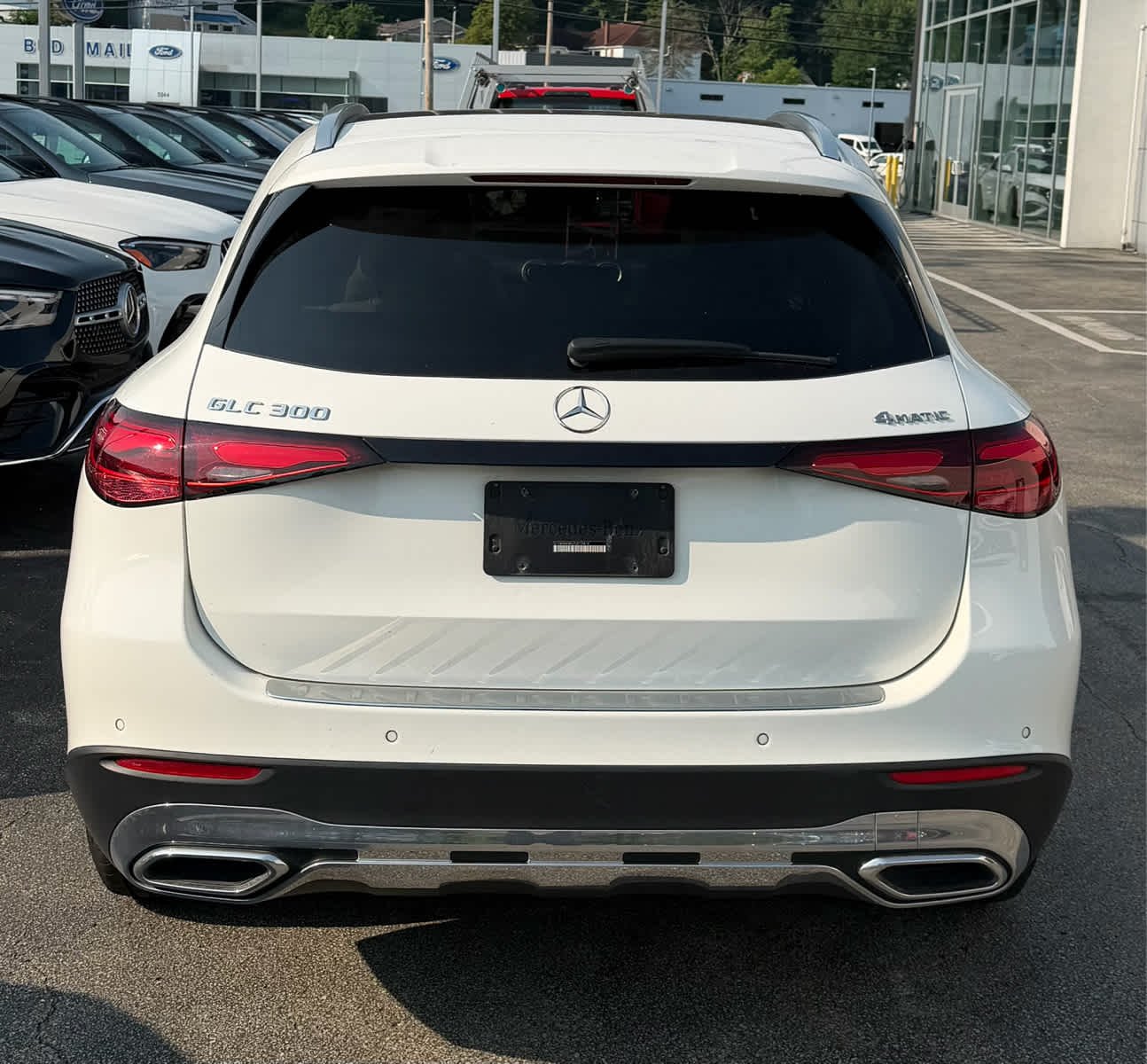 Used 2023 Polar White Mercedes-Benz GLC 300 image 4