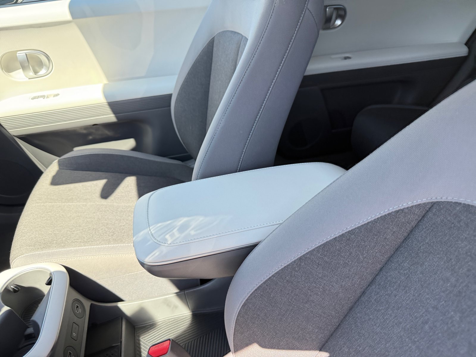 Certified Used 2024 Atlas White Hyundai SEL image 14