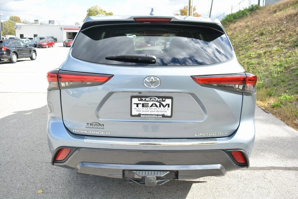 2023 Toyota Highlander Limited - Photo 6