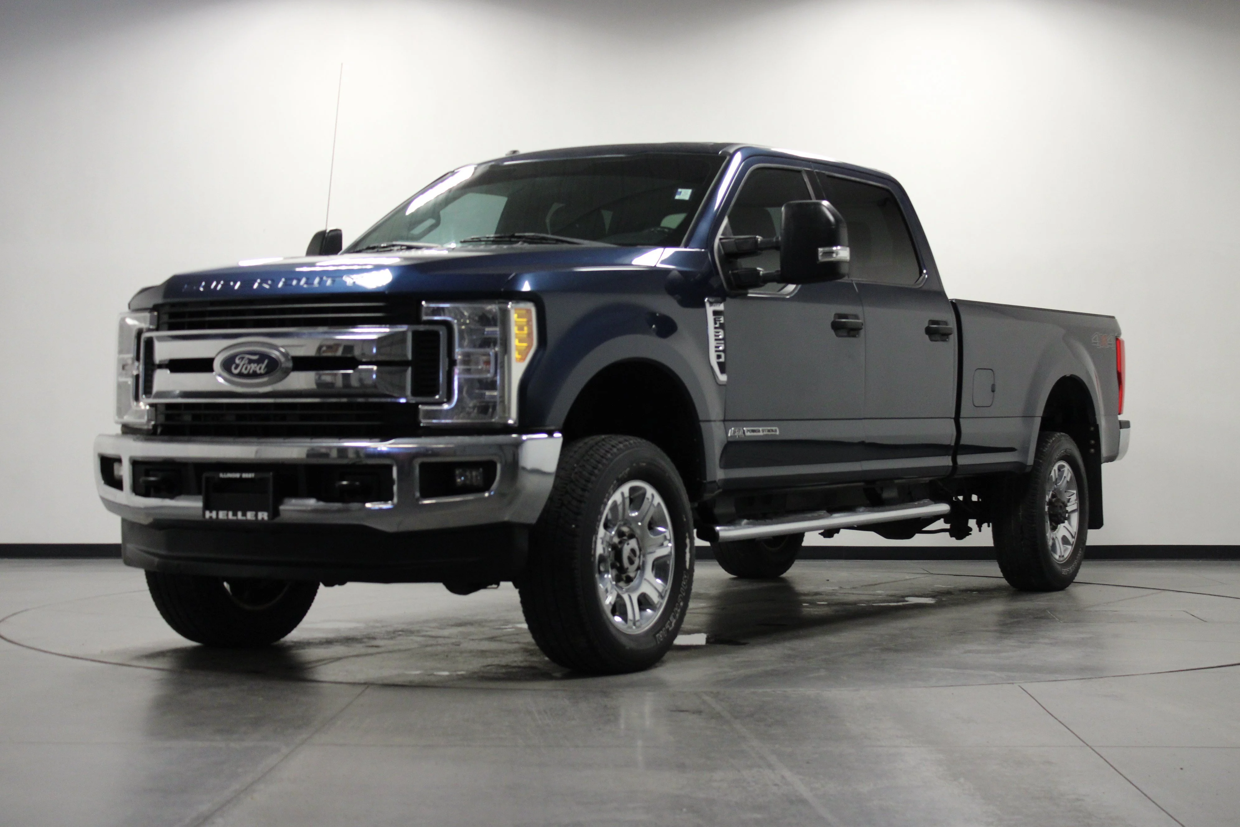 Used 2017 Blue Jeans Metallic Ford XLT image 8