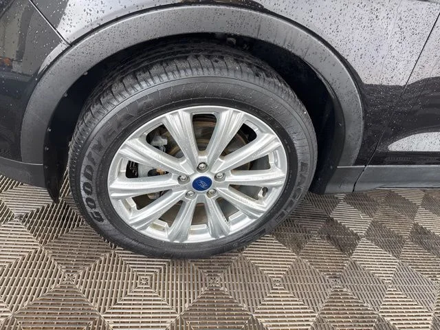 Used 2019 Black Ford SEL image 27